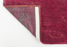 Load image into Gallery viewer, FADING WORLD COLLECTION - MEDALLION 8260 SCARLET