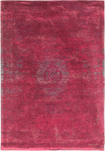 Load image into Gallery viewer, FADING WORLD COLLECTION - MEDALLION 8260 SCARLET