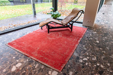 Load image into Gallery viewer, FADING WORLD COLLECTION - MEDALLION 9147 CHERRY