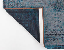 Load image into Gallery viewer, FADING WORLD COLLECTION - MEDALLION 8255 GREY TURQUOISE
